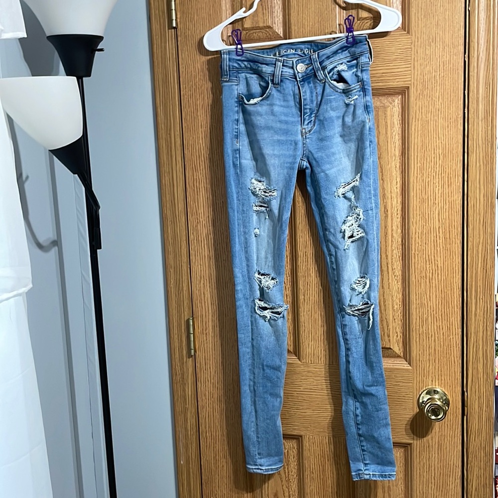 American Eagle Ripped Low Rise Jegging